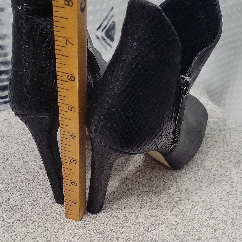 Michael Kors Elegant Black Peep-Toe Ankle Boots Size 8.5